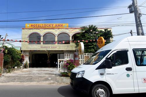 Villa Hotel Tiến Thành có hồ bơi riêng, bếp nấu ăn không, tiện ích đầy đủ ra sao